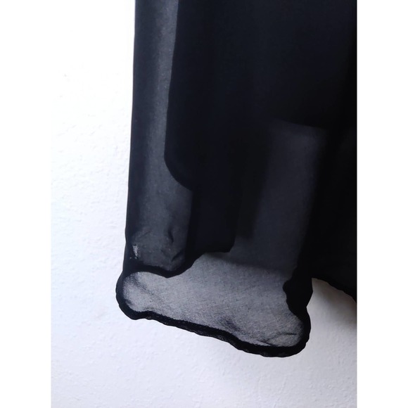 Elegant Black Sleeveless Dress - Picture 7 of 8